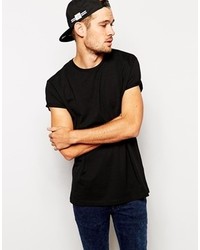 schwarzes T-Shirt mit einem Rundhalsausschnitt von Asos