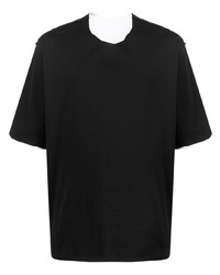schwarzes T-Shirt mit einem Rundhalsausschnitt von Attachment