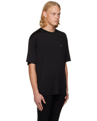 schwarzes T-Shirt mit einem Rundhalsausschnitt von Satisfy