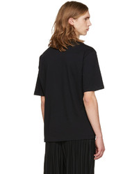 schwarzes T-Shirt mit einem Rundhalsausschnitt von Issey Miyake