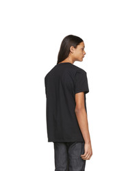 schwarzes T-Shirt mit einem Rundhalsausschnitt von Naked and Famous Denim