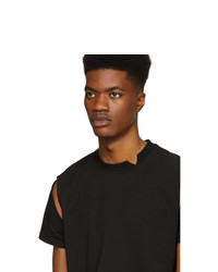 schwarzes T-Shirt mit einem Rundhalsausschnitt von Spencer Badu