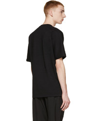 schwarzes T-Shirt mit einem Rundhalsausschnitt von 08sircus