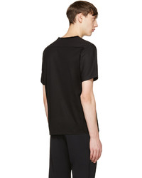 schwarzes T-Shirt mit einem Rundhalsausschnitt von Calvin Klein Collection