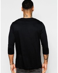 schwarzes T-Shirt mit einem Rundhalsausschnitt von Asos