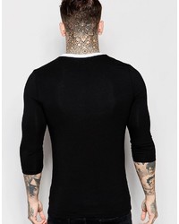 schwarzes T-Shirt mit einem Rundhalsausschnitt von Asos