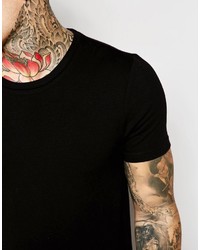 schwarzes T-Shirt mit einem Rundhalsausschnitt von Asos