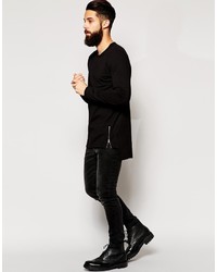 schwarzes T-Shirt mit einem Rundhalsausschnitt von Asos