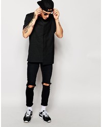 schwarzes T-Shirt mit einem Rundhalsausschnitt von Asos