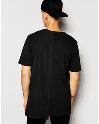 schwarzes T-Shirt mit einem Rundhalsausschnitt von Asos