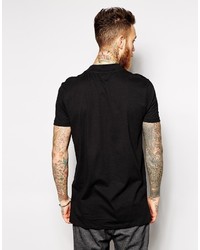 schwarzes T-Shirt mit einem Rundhalsausschnitt von Asos