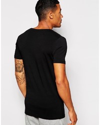 schwarzes T-Shirt mit einem Rundhalsausschnitt von Asos