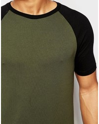 schwarzes T-Shirt mit einem Rundhalsausschnitt von Asos