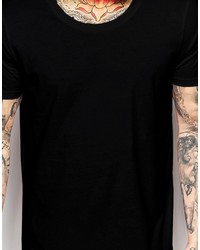 schwarzes T-Shirt mit einem Rundhalsausschnitt von Asos