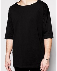 schwarzes T-Shirt mit einem Rundhalsausschnitt von Asos