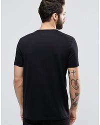 schwarzes T-Shirt mit einem Rundhalsausschnitt von Asos