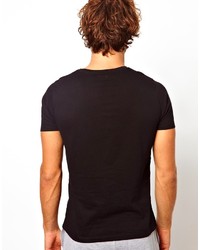 schwarzes T-Shirt mit einem Rundhalsausschnitt von Asos