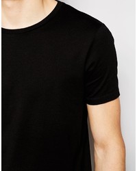 schwarzes T-Shirt mit einem Rundhalsausschnitt von Asos