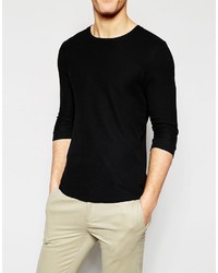 schwarzes T-Shirt mit einem Rundhalsausschnitt von Asos