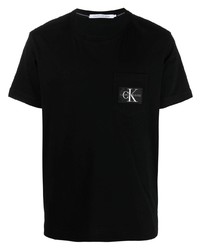 schwarzes T-Shirt mit einem Rundhalsausschnitt von Calvin Klein Jeans