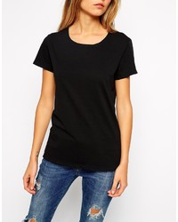 schwarzes T-Shirt mit einem Rundhalsausschnitt von Asos