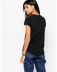 schwarzes T-Shirt mit einem Rundhalsausschnitt von Asos