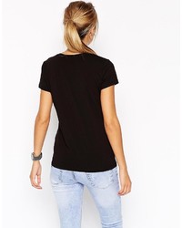 schwarzes T-Shirt mit einem Rundhalsausschnitt von Asos