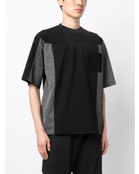 schwarzes T-Shirt mit einem Rundhalsausschnitt von White Mountaineering