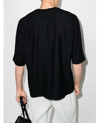 schwarzes T-Shirt mit einem Rundhalsausschnitt von Homme Plissé Issey Miyake