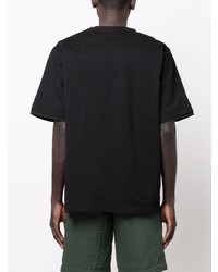 schwarzes T-Shirt mit einem Rundhalsausschnitt von Sacai