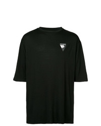 schwarzes T-Shirt mit einem Rundhalsausschnitt von Ex Infinitas