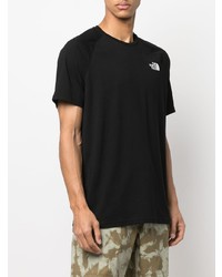 schwarzes T-Shirt mit einem Rundhalsausschnitt von The North Face