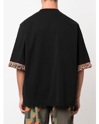 schwarzes T-Shirt mit einem Rundhalsausschnitt von Marcelo Burlon County of Milan