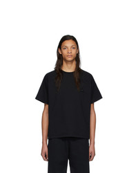 schwarzes T-Shirt mit einem Rundhalsausschnitt von GR-Uniforma