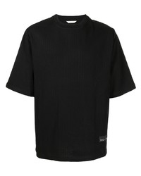 schwarzes T-Shirt mit einem Rundhalsausschnitt von Holzweiler
