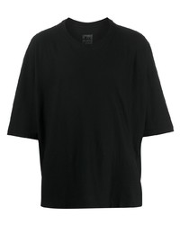 schwarzes T-Shirt mit einem Rundhalsausschnitt von Homme Plissé Issey Miyake