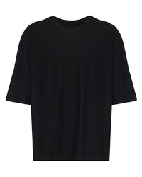 schwarzes T-Shirt mit einem Rundhalsausschnitt von Homme Plissé Issey Miyake