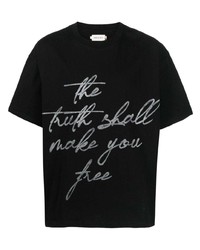 schwarzes T-Shirt mit einem Rundhalsausschnitt von HONOR THE GIFT