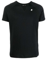 schwarzes T-Shirt mit einem Rundhalsausschnitt von K-Way
