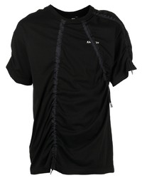 schwarzes T-Shirt mit einem Rundhalsausschnitt von Kanghyuk