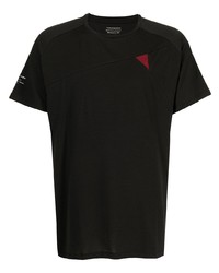 schwarzes T-Shirt mit einem Rundhalsausschnitt von Klättermusen