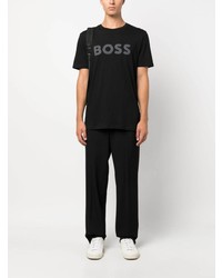 schwarzes T-Shirt mit einem Rundhalsausschnitt von BOSS