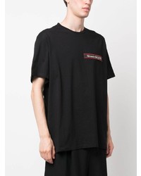 schwarzes T-Shirt mit einem Rundhalsausschnitt von Alexander McQueen