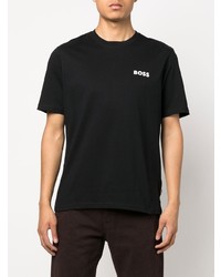 schwarzes T-Shirt mit einem Rundhalsausschnitt von BOSS