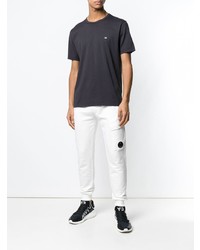 schwarzes T-Shirt mit einem Rundhalsausschnitt von CP Company