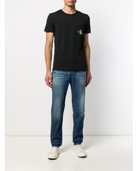 schwarzes T-Shirt mit einem Rundhalsausschnitt von Calvin Klein Jeans