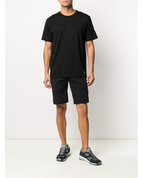 schwarzes T-Shirt mit einem Rundhalsausschnitt von White Mountaineering