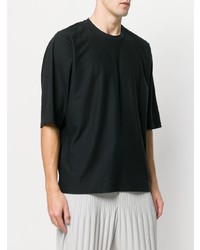 schwarzes T-Shirt mit einem Rundhalsausschnitt von Homme Plissé Issey Miyake