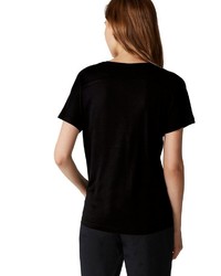 schwarzes T-Shirt mit einem Rundhalsausschnitt von Marc O'Polo