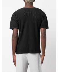 schwarzes T-Shirt mit einem Rundhalsausschnitt von Homme Plissé Issey Miyake